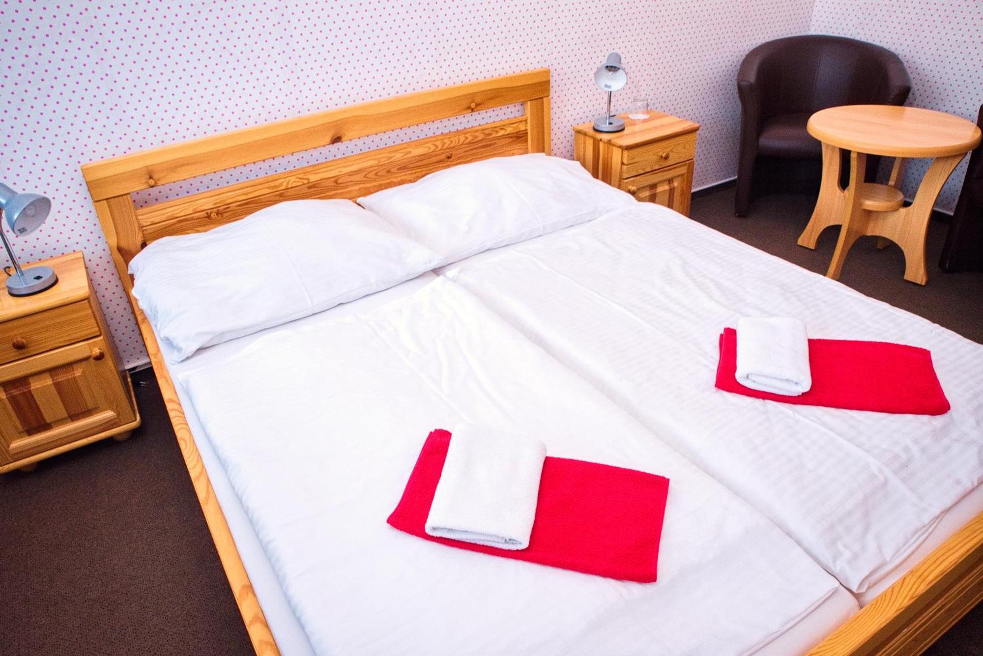 Hotel Zimni Stadion Náchod Dış mekan fotoğraf