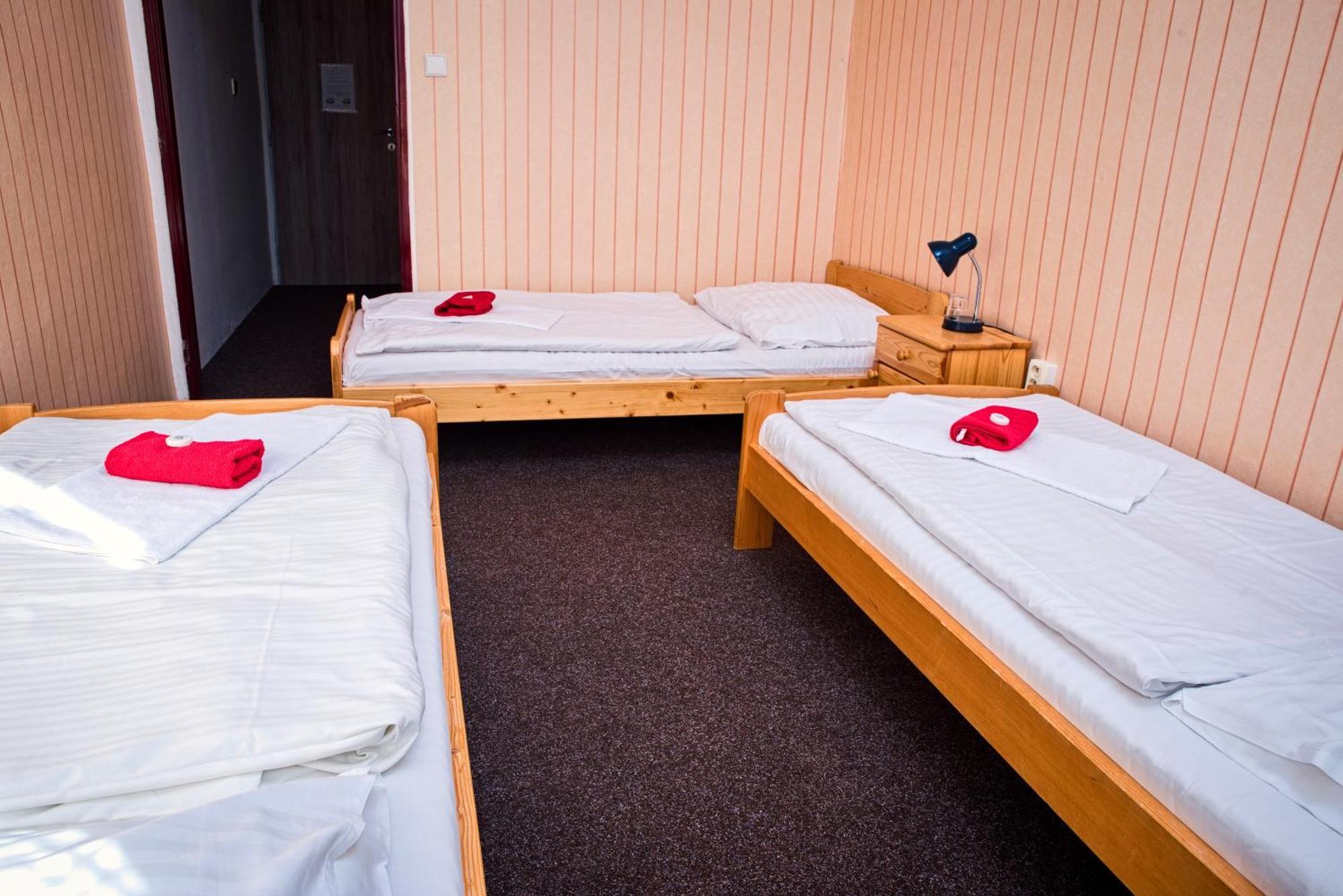 Hotel Zimni Stadion Náchod Dış mekan fotoğraf