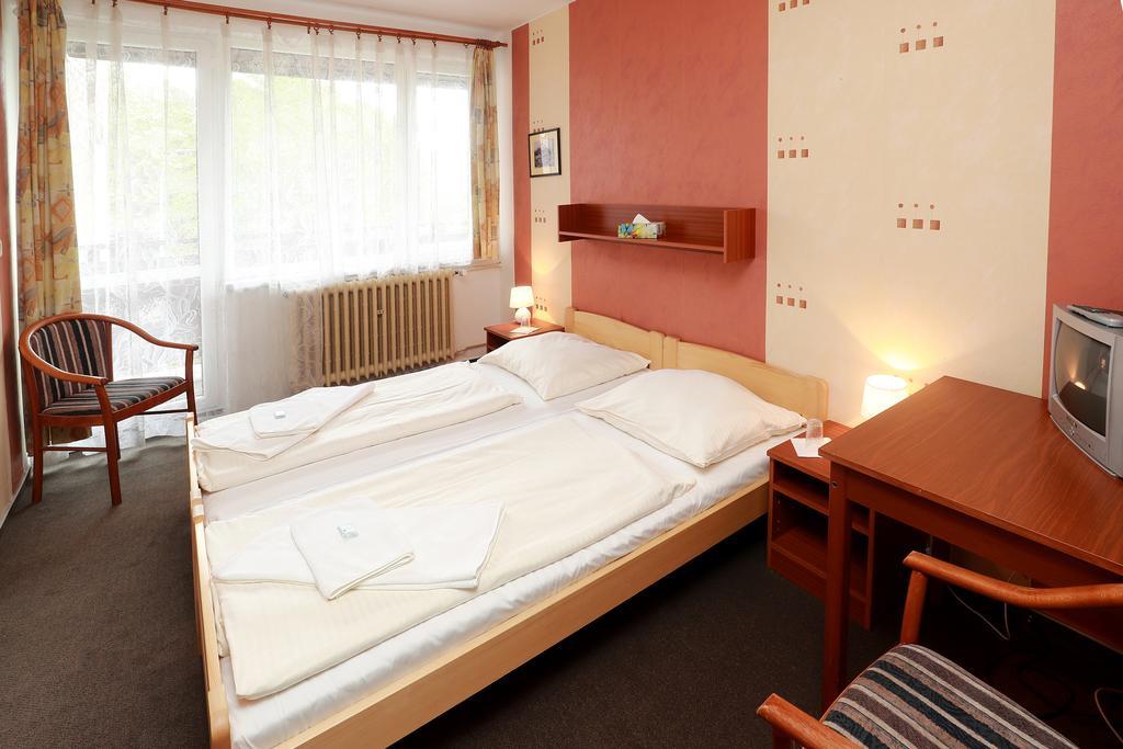 Hotel Zimni Stadion Náchod Dış mekan fotoğraf